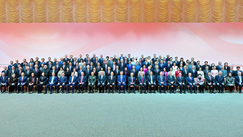 Xi_Jinping_Meets_Macao_s_Movers_and_Shakers_Ahead_of_25th_Anniversary_Celebrations__ - News for amigos, by amigos Xi_Jinping_Meets_Macao_s_Movers_and_Shakers_Ahead_of_25th_Anniversary_Celebrations__