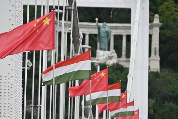 Xi Jinping Touches Down in Hungary for Landmark State Visit 🇨🇳🇭🇺 Xi_Jinping_Touches_Down_in_Hungary_for_Landmark_State_Visit_____ video poster