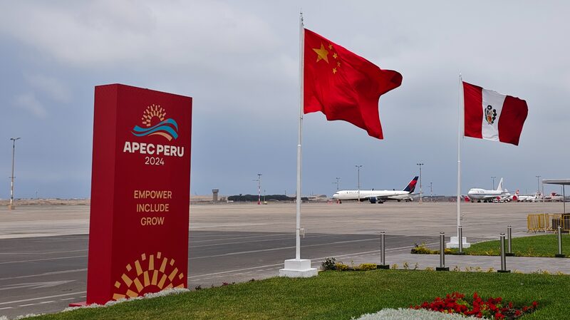 Xi_Jinping_Touches_Down_in_Peru_for_APEC_Summit_and_State_Visit__ - News for amigos, by amigos Xi_Jinping_Touches_Down_in_Peru_for_APEC_Summit_and_State_Visit__