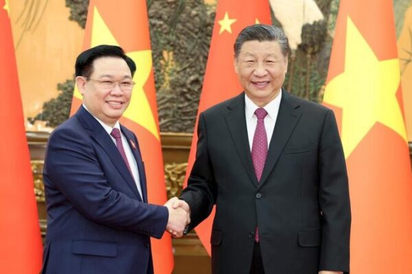 Xi Jinping and Vietnam’s Vuong Dinh Hue Strengthen “Comrades-plus-Brothers” Bond in Beijing 🤝 Xi_Jinping_and_Vietnam_s_Vuong_Dinh_Hue_Strengthen__Comrades_plus_Brothers__Bond_in_Beijing__ video poster