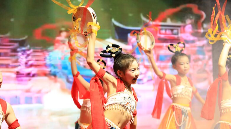 Xianghe_Village_Gala_Lights_Up_Hunan_s_Rich_Culture__ - News for amigos, by amigos Xianghe_Village_Gala_Lights_Up_Hunan_s_Rich_Culture__