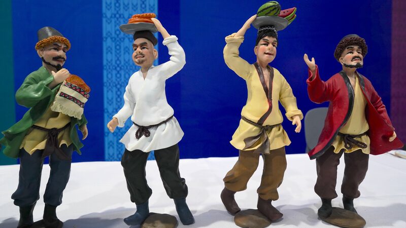 Xinjiang_s_Vibrant_Painted_Clay_Sculptures__A_Burst_of_Tradition__ - News for amigos, by amigos Xinjiang_s_Vibrant_Painted_Clay_Sculptures__A_Burst_of_Tradition__