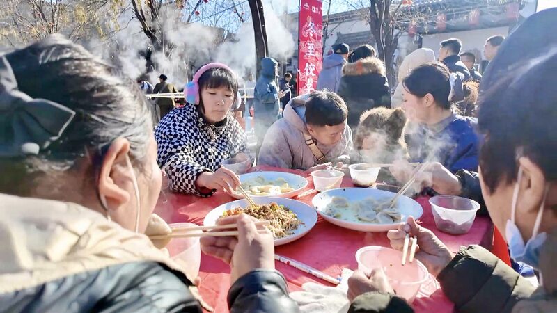 Xinzhou_Ancient_City_Hosts_Free_Dumpling_Feast_for_Winter_Solstice_Tourists_poster - News for amigos, by amigos Xinzhou_Ancient_City_Hosts_Free_Dumpling_Feast_for_Winter_Solstice_Tourists video poster
