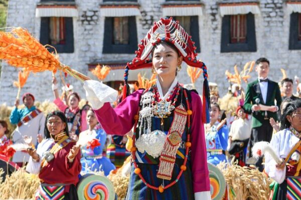 Xizang’s Vibrant Harvest Festival Lights Up Shannan City 🎉🌾 Xizang_s_Vibrant_Harvest_Festival_Lights_Up_Shannan_City___