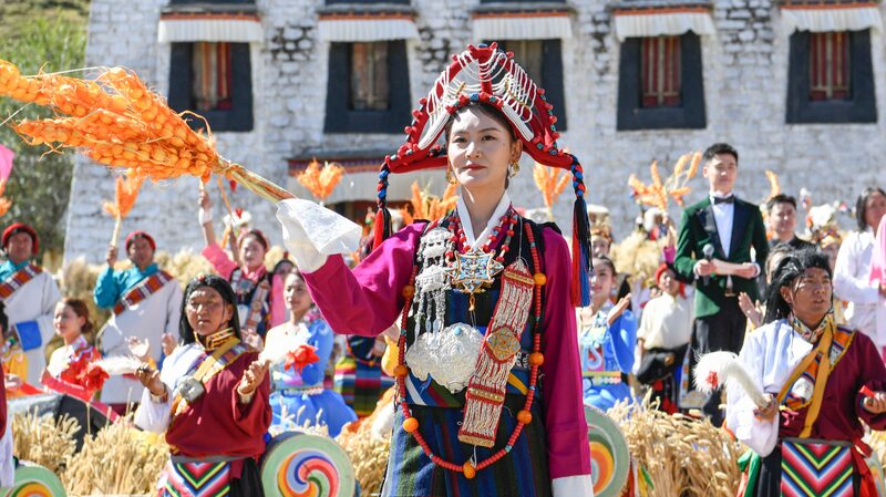 Xizang_s_Vibrant_Harvest_Festival_Lights_Up_Shannan_City___ - News for amigos, by amigos Xizang_s_Vibrant_Harvest_Festival_Lights_Up_Shannan_City___