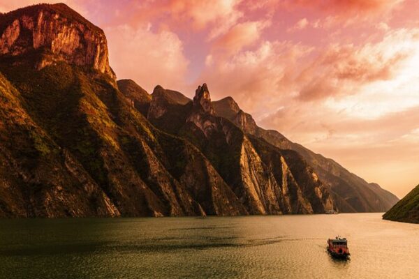 Yangtze River Shines Brighter: Water Quality Hits New High in 2023 Yangtze_River_Shines_Brighter__Water_Quality_Hits_New_High_in_2023