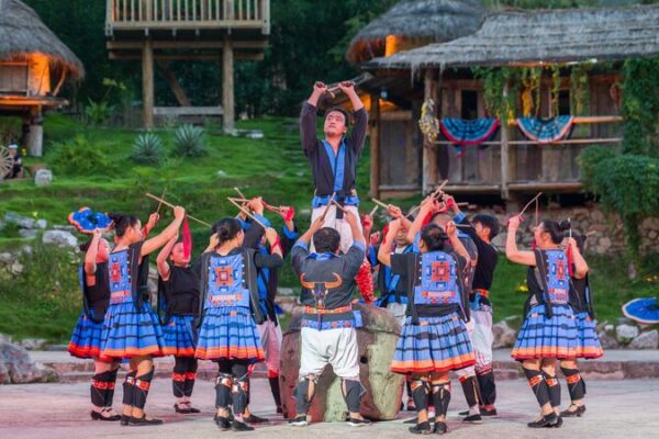Yaoshan Village’s Live Show Brings Yao Culture to Life 🌟 Yaoshan_Village_s_Live_Show_Brings_Yao_Culture_to_Life__