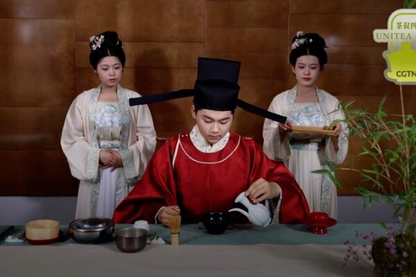 Young Chinese Students Revive Ancient Tea Ritual of Dian Cha Young_Chinese_Students_Revive_Ancient_Tea_Ritual_of_Dian_Cha video poster