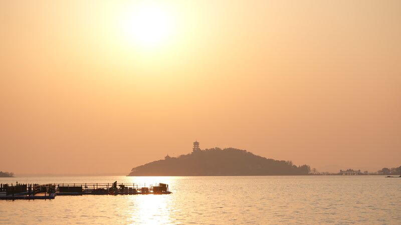 Yuantouzhu_s_Breathtaking_Sunsets_Light_Up_Wuxi__ - News for amigos, by amigos Yuantouzhu_s_Breathtaking_Sunsets_Light_Up_Wuxi__