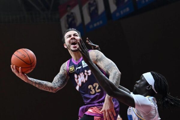 Zhejiang Bulls Stampede Over Beijing Ducks in 106-92 Victory 🏀🔥 Zhejiang_Bulls_Stampede_Over_Beijing_Ducks_in_106_92_Victory___