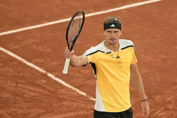 Zverev and Djokovic Battle into French Open 4th Round After Epic Matches Zverev_and_Djokovic_Battle_into_French_Open_4th_Round_After_Epic_Matches