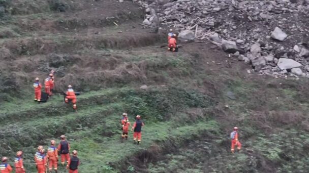 200 Evacuated After Tragic Landslide Hits Sichuan’s Jinping Village 🌧️ 200_Evacuated_After_Tragic_Landslide_Hits_Sichuan_s_Jinping_Village___