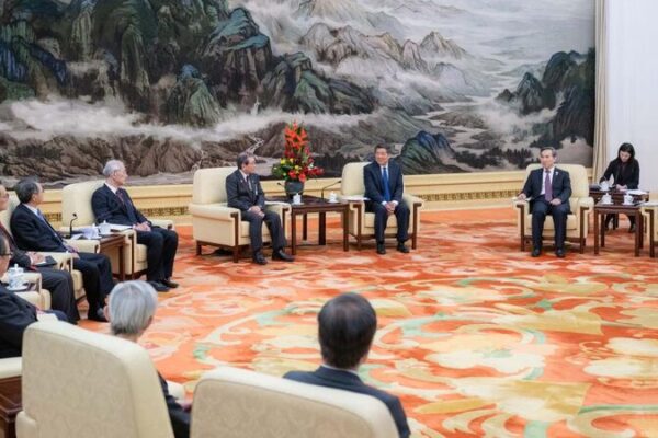 China Encourages Japanese Companies to Invest for Mutual Growth China_Encourages_Japanese_Companies_to_Invest_for_Mutual_Growth
