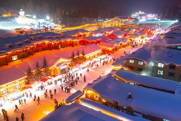 China Snow Town Sparkles with Spring Festival Cheer 🎊❄️ China_Snow_Town_Sparkles_with_Spring_Festival_Cheer____