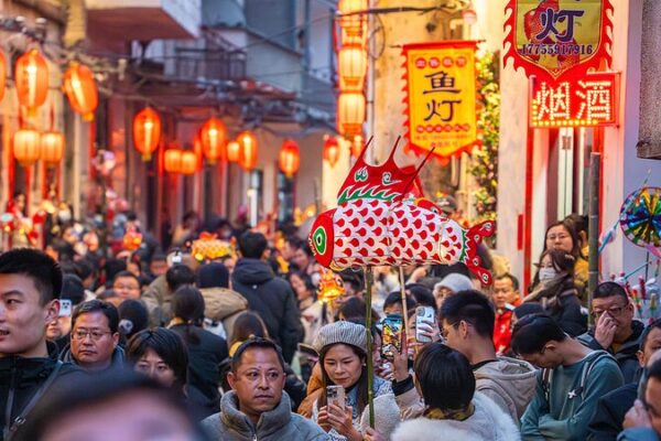 Chinese Mainland’s 2025 Spring Festival Breaks All Records 🎉 Chinese_Mainland_s_2025_Spring_Festival_Breaks_All_Records__
