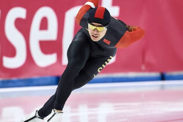 Chinese_Skaters_Clinch_Double_Bronze_at_World_Cup_Opener____