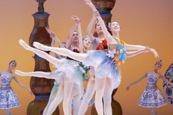 Chinese ‘Nutcracker’ Dazzles at Washington’s Kennedy Center Chinese__Nutcracker__Dazzles_at_Washington_s_Kennedy_Center video poster