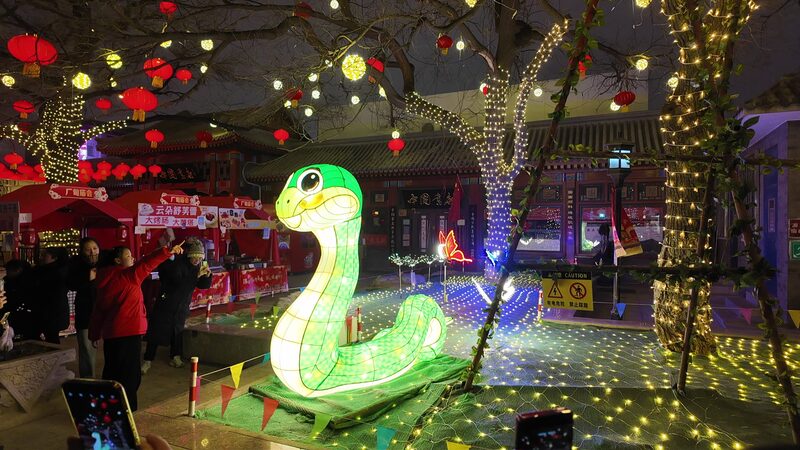 From_Tradition_to_Tech__An_Expat_s_First_Beijing_Temple_Fair_Experience - News for amigos, by amigos From_Tradition_to_Tech__An_Expat_s_First_Beijing_Temple_Fair_Experience