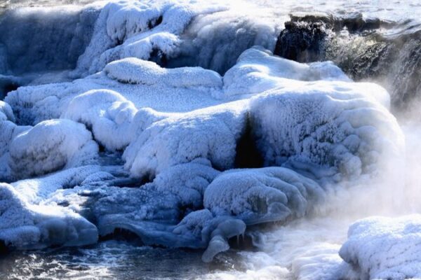 ❄️ Harbin’s Ice Waterfalls Shine Amid Extreme Cold 🌊 ___Harbin_s_Ice_Waterfalls_Shine_Amid_Extreme_Cold__