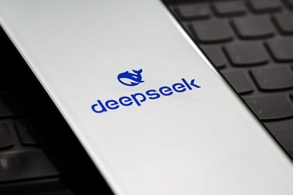 Revolutionizing Telecom: China’s Major Operators Embrace DeepSeek AI 🤖 Revolutionizing_Telecom__China_s_Major_Operators_Embrace_DeepSeek_AI__