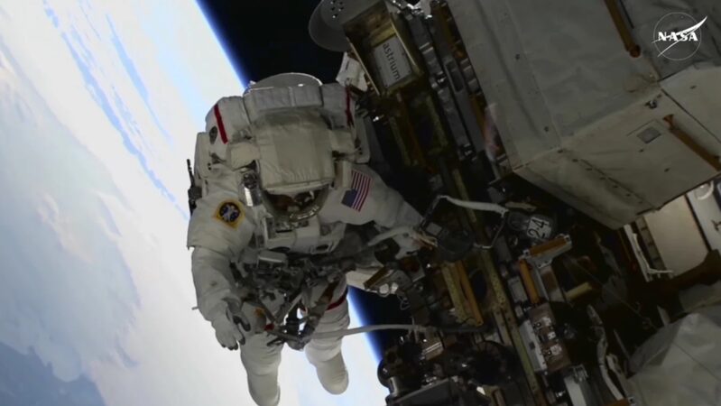 Stranded_Astronauts_Make_Epic_Spacewalk_and_Set_New_Record__ - News for amigos, by amigos Stranded_Astronauts_Make_Epic_Spacewalk_and_Set_New_Record__