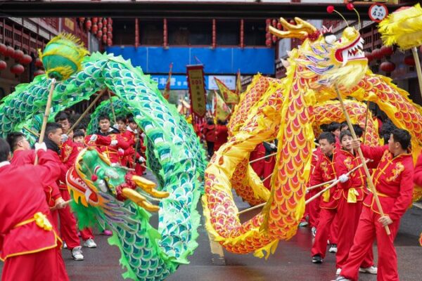 Tongren Ignites Spring Festival with Vibrant Folk Traditions Tongren_Ignites_Spring_Festival_with_Vibrant_Folk_Traditions