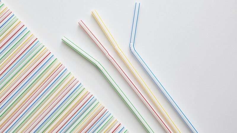 Trump_Reverses_Paper_Straw_Ban__Brings_Plastic_Back__ - News for amigos, by amigos Trump_Reverses_Paper_Straw_Ban__Brings_Plastic_Back__