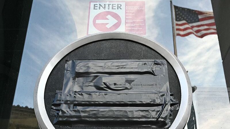 US Humanitarian Aid Frozen: Global Relief Efforts on Hold US_Humanitarian_Aid_Frozen__Global_Relief_Efforts_on_Hold