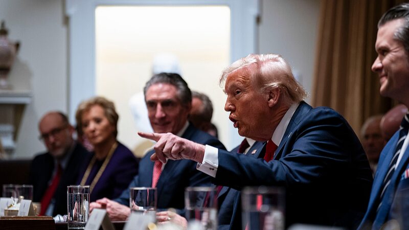 US and Ukraine Strike Minerals Deal Amid Concerns of Exploitation US_and_Ukraine_Strike_Minerals_Deal_Amid_Concerns_of_Exploitation