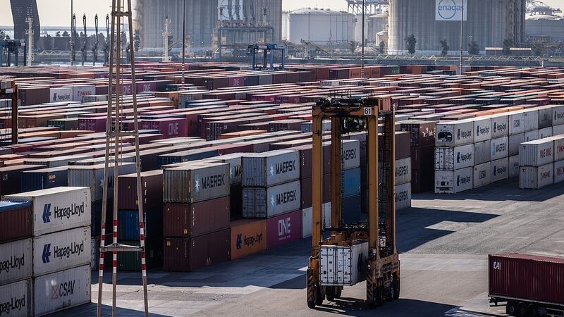 U_S__Tariffs_Rock_Global_Trade_Boat___ - News for amigos, by amigos U_S__Tariffs_Rock_Global_Trade_Boat___