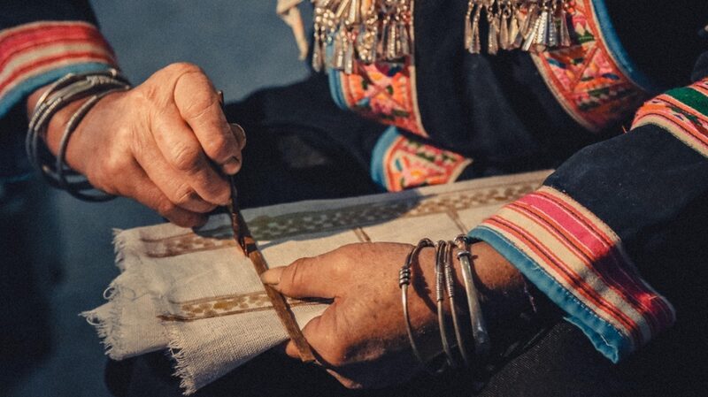 Weaving_Heritage__The_Vibrant_Art_of_Buyi_Batik_in_Guizhou