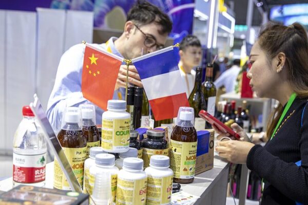 China & France Champion Dialogue to Ease Trade Tensions China___France_Champion_Dialogue_to_Ease_Trade_Tensions
