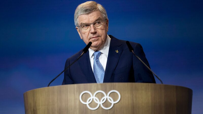 Emotional_Bach_Named_Honorary_IOC_President_for_Life - News for amigos, by amigos Emotional_Bach_Named_Honorary_IOC_President_for_Life
