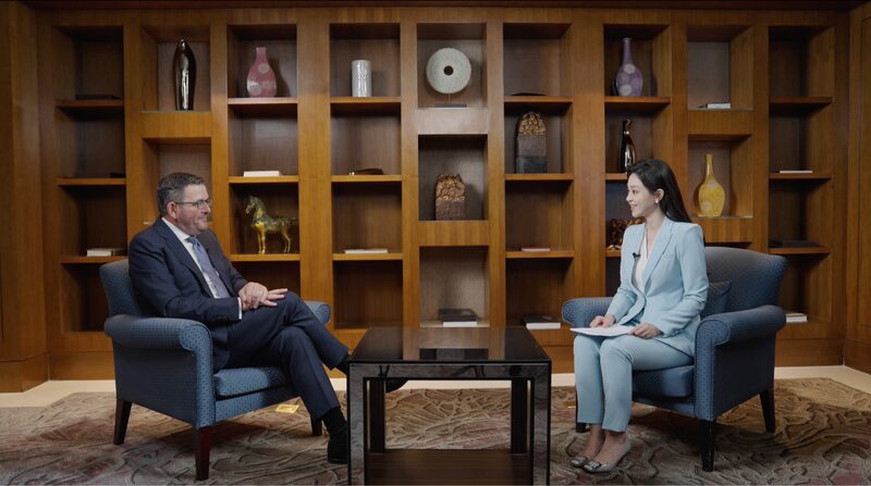 Ex_Victoria_Premier_Praises_China_s_Renewable_Progress video poster