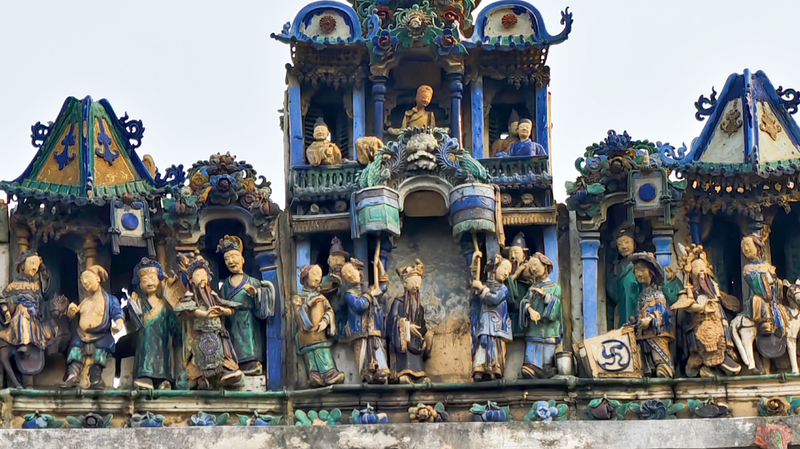 Exquisite_Ceramic_Ridges_Adorn_Foshan_Ancestral_Temple_Roofs - News for amigos, by amigos Exquisite_Ceramic_Ridges_Adorn_Foshan_Ancestral_Temple_Roofs