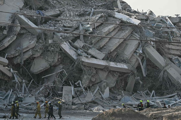 Myanmar Earthquake Shakes Bangkok: Building Collapse & Emergency Declared Myanmar_Earthquake_Shakes_Bangkok__Building_Collapse___Emergency_Declared video poster