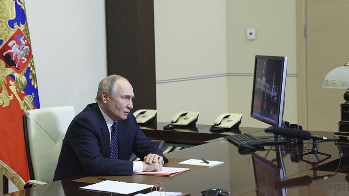 Putin_Offers_Life_Guarantee_for_Ukrainian_Troops_if_They_Surrender - News for amigos, by amigos Putin_Offers_Life_Guarantee_for_Ukrainian_Troops_if_They_Surrender