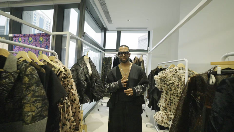 RAVL0HCBNHMKPE82W9JC - News for amigos, by amigos David Tlale’s Stylish Journey at Shanghai Fashion Week video poster