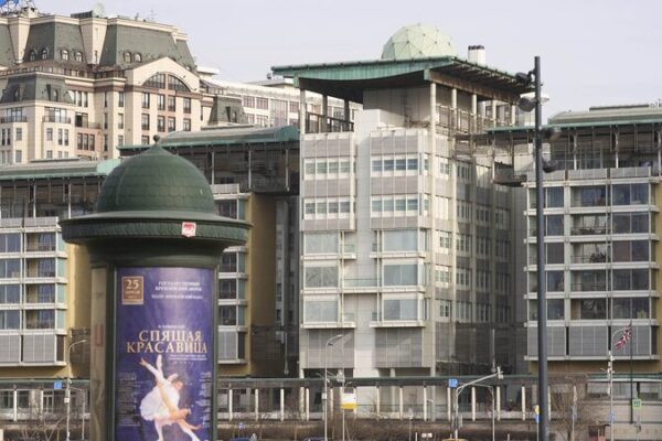 Russia Expels Two British Diplomats Amid Spy Tensions Russia_Expels_Two_British_Diplomats_Amid_Spy_Tensions