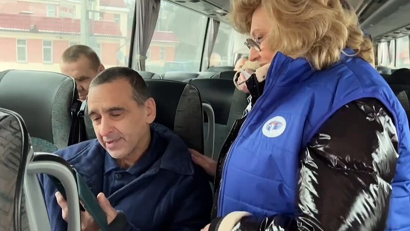 Russia__Ukraine_Swap_372_POWs_in_New_Exchange_Deal - News for amigos, by amigos Russia__Ukraine_Swap_372_POWs_in_New_Exchange_Deal