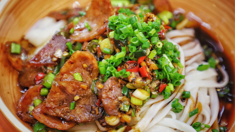 Suo_It_Like_a_Pro__Changsha_s_Rice_Noodle_Ritual - News for amigos, by amigos Suo_It_Like_a_Pro__Changsha_s_Rice_Noodle_Ritual
