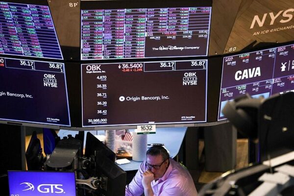Tariff Turmoil Shakes U.S. Market Confidence Tariff_Turmoil_Shakes_U_S__Market_Confidence