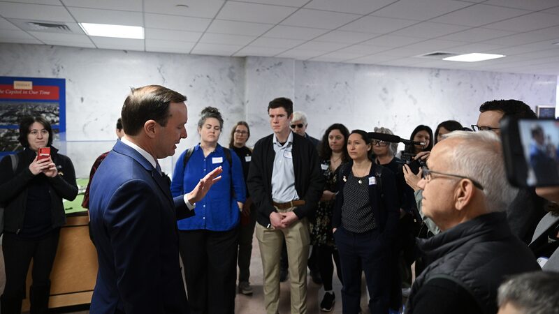 Trump_to_Launch_New_Wave_of_Layoffs_Amid_Court_Setbacks