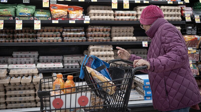 US_Tariffs___Rising_Inflation_Squeeze_Consumers - News for amigos, by amigos US_Tariffs___Rising_Inflation_Squeeze_Consumers