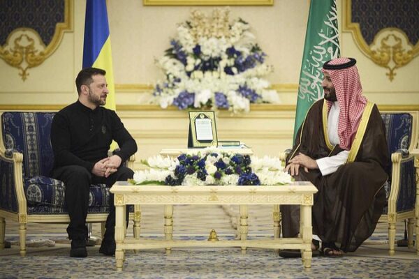 U.S. and Ukraine Begin Crisis Talks in Saudi Arabia U_S__and_Ukraine_Begin_Crisis_Talks_in_Saudi_Arabia