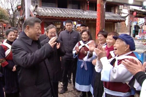 Xi Explores Lijiang Old Town: Merging Culture & Tourism Xi_Explores_Lijiang_Old_Town__Merging_Culture___Tourism