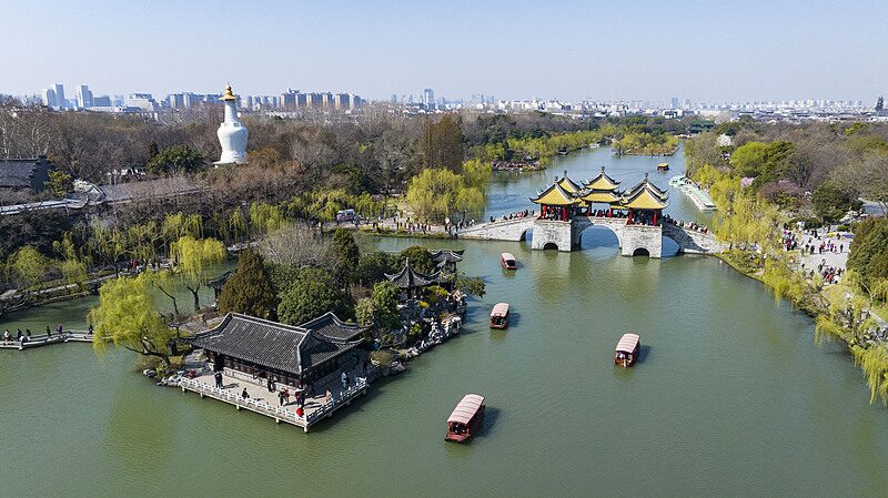 Yangzhou_s_Slender_West_Lake__A_Springtime_Masterpiece