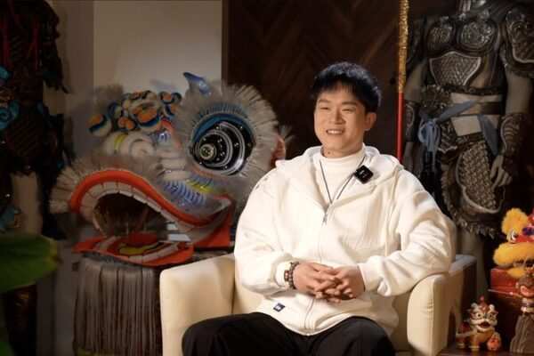 Zhu Tiexiong’s Epic Costume Transformations Take Douyin by Storm! 🎭✨ Zhu_Tiexiong_s_Epic_Costume_Transformations_Take_Douyin_by_Storm____ video poster