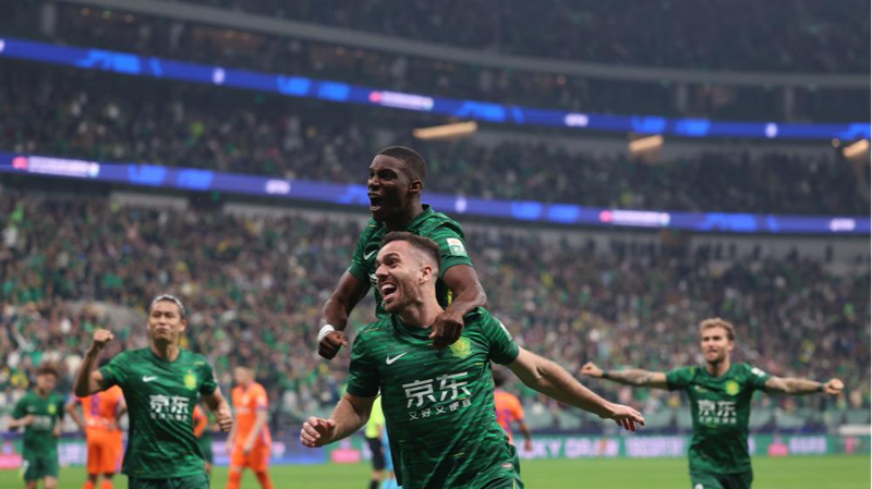 10_Man_Guoan_Overpowers_9_Man_Taishan_in_6_1_CSL_Thriller
