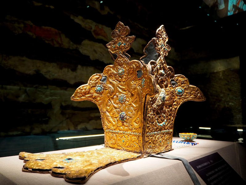8th_Century_Tibetan_Crown_Dazzles_at_Qinghai_Museum - News for amigos, by amigos 8th_Century_Tibetan_Crown_Dazzles_at_Qinghai_Museum